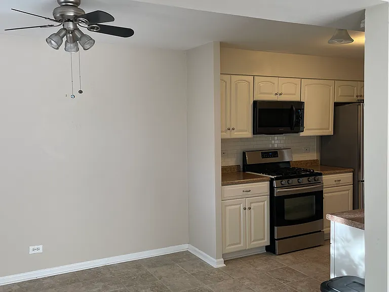 View into kitchen/dining area from living room