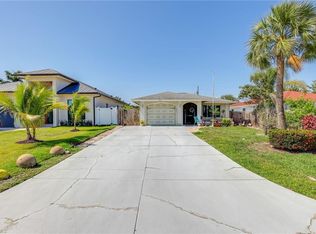 785 103rd Ave N, Naples, FL 34108