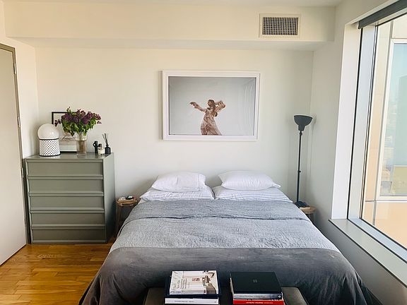 5th image of 8 Spruce St APT 37W