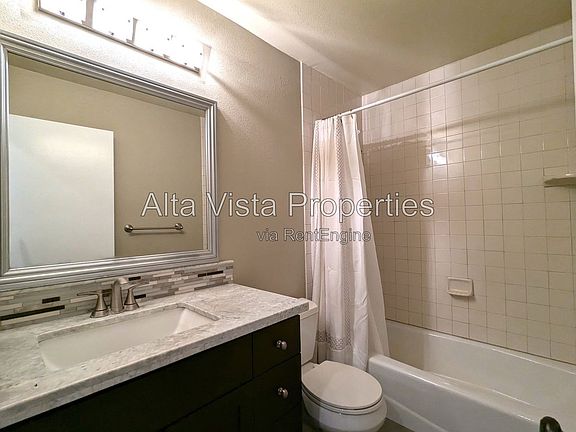 4th image of 13440 Tiverton Rd