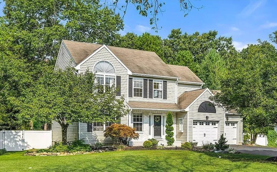 4 Durell Dr