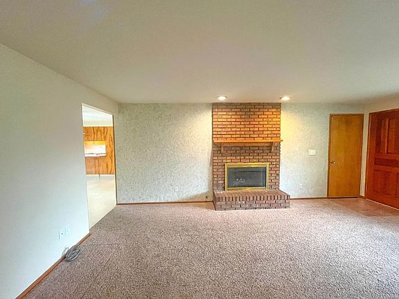 4th image of 15560 SE Thorville Ave
