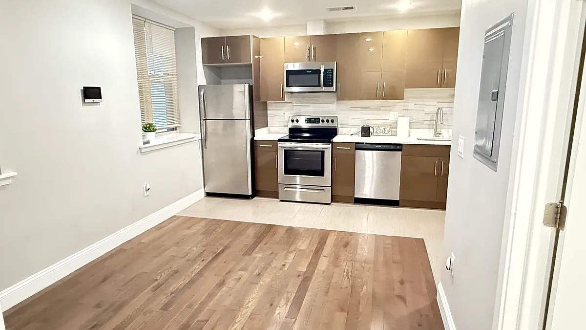 Building Photo - 1422 Callowhill St #301