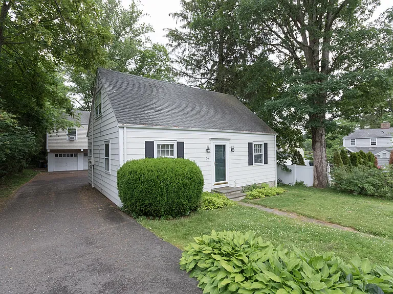 74 Grove St — Photo 16