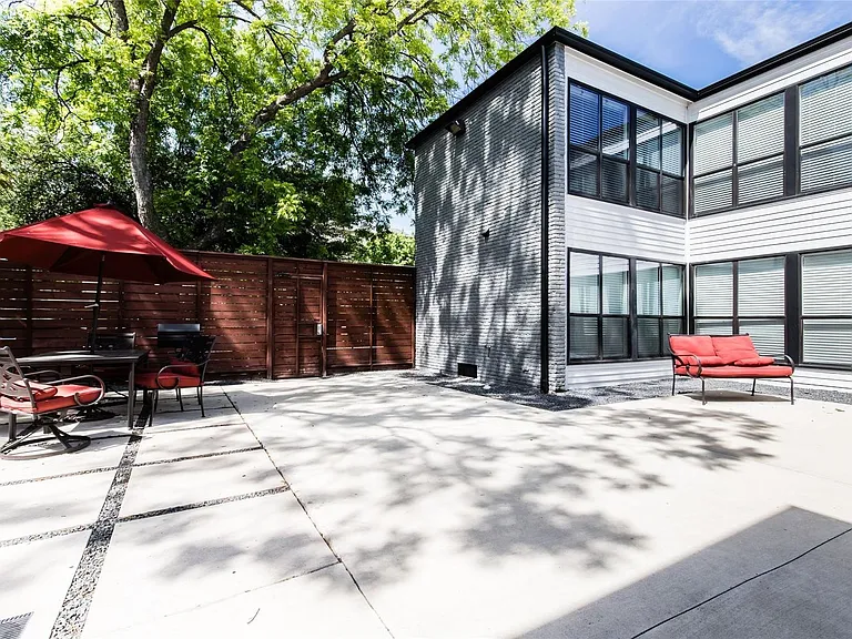 2806 Reagan St — Photo 35