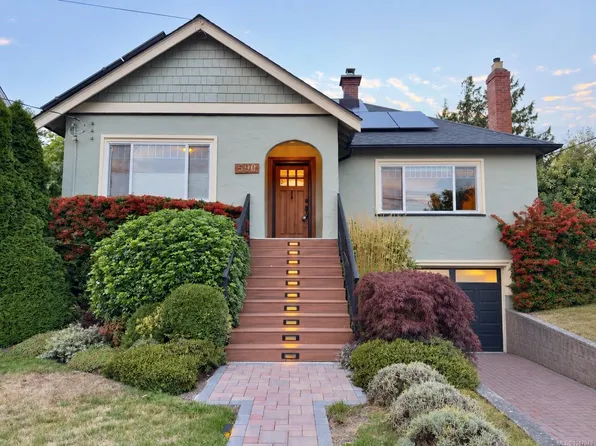590 Monterey Ave, Oak Bay, BC V8S 4T9