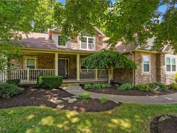 4265 Ridge Crest Dr, Akron, OH 44321