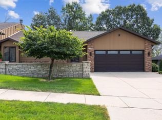 1526 Matterhorn Dr NE, Cedar Rapids, IA 52402