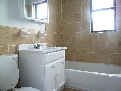 5th image of 2 Berkeley Ave APT 3A