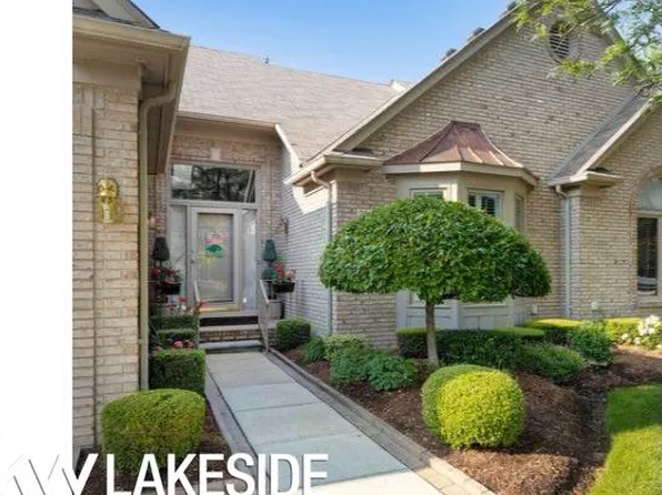 20359 Millville Dr, Macomb, MI 48044