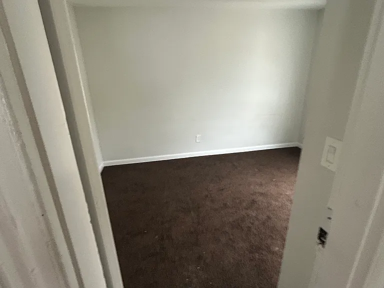 174 Hallock Ave #2 — Photo 9