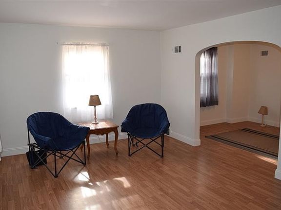 2nd image of 10 Montraver Dr