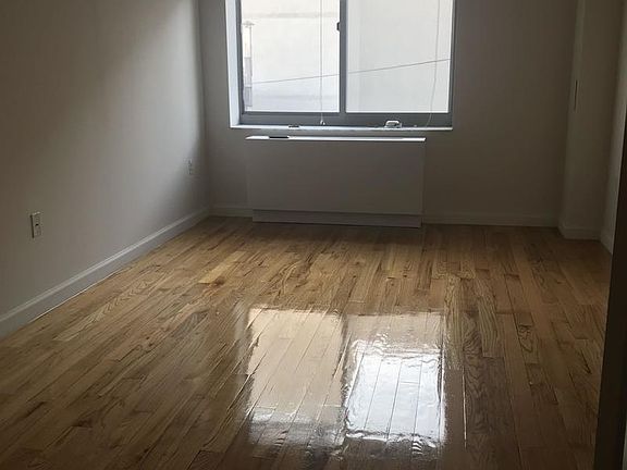 5th image of 324 Pleasant Ave APT 7C