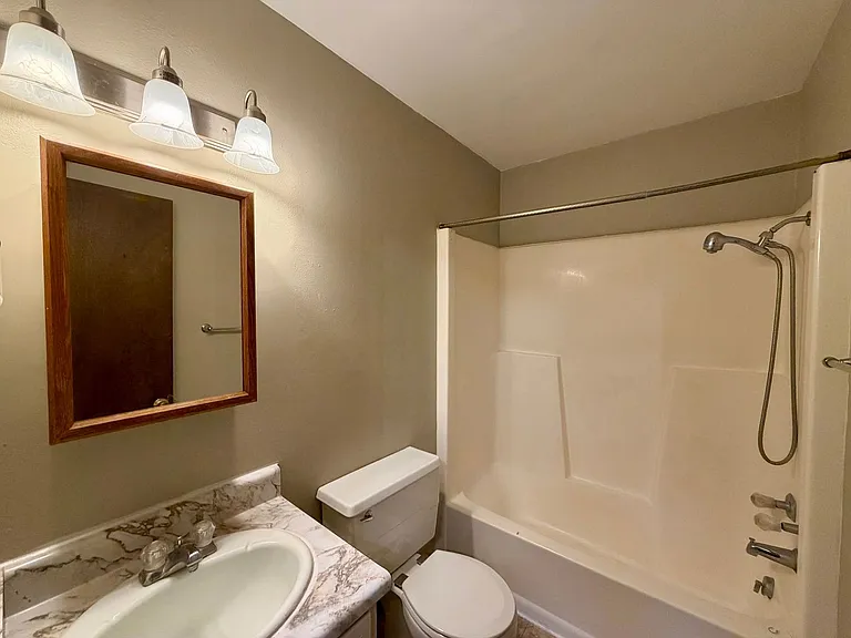 1401 Elizabeth St — Photo 14