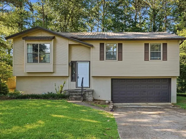211 Rine Dr, Rainbow City, AL 35906