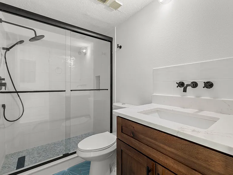 1 Windrush Blvd #19 — Photo 26