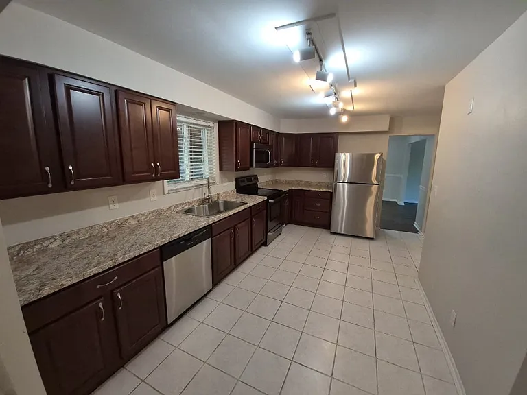 6386 Taylor Rd — Photo 9