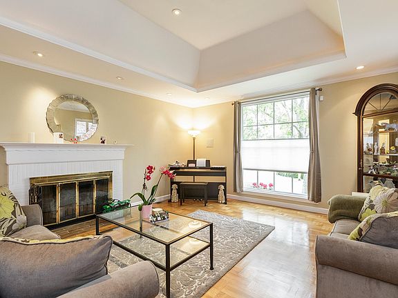 2nd image of 206 Amherst Ave