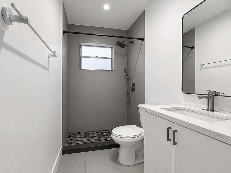 2152 SW 72nd Ave — Photo 4