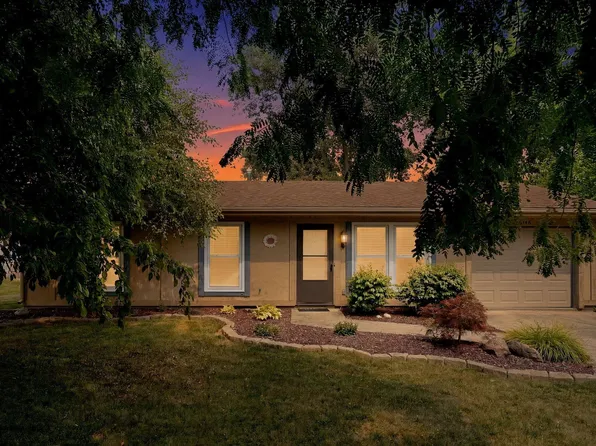 6916 Peartree Ln, Fort Wayne, IN 46825