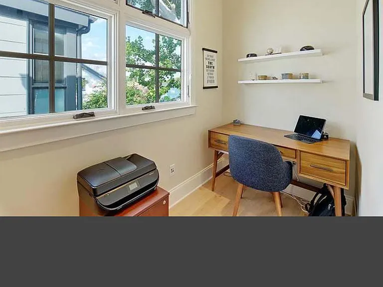 8 Brewster Ct — Photo 22