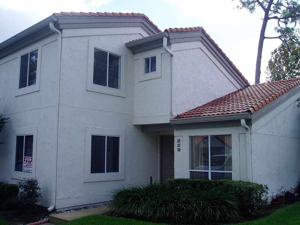 Longwood Townhome!