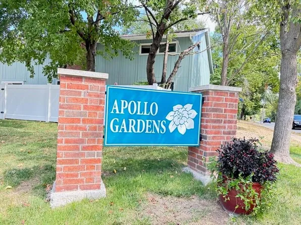 6579 W 49th St, Mission, KS 66202