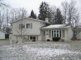 6003 Graystone Dr, Sylvania, OH 43560