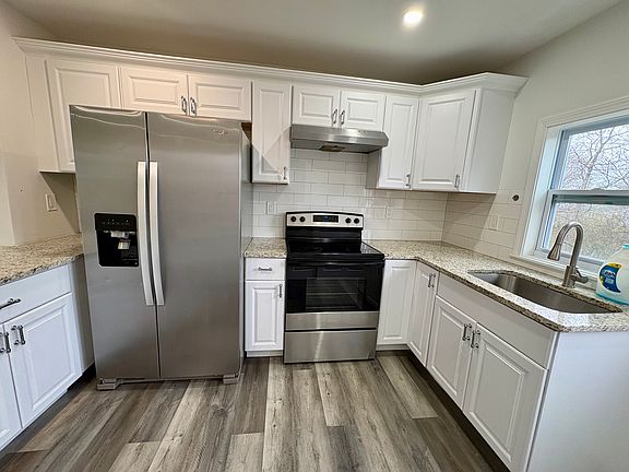3rd image of 13 Hiramar Rd