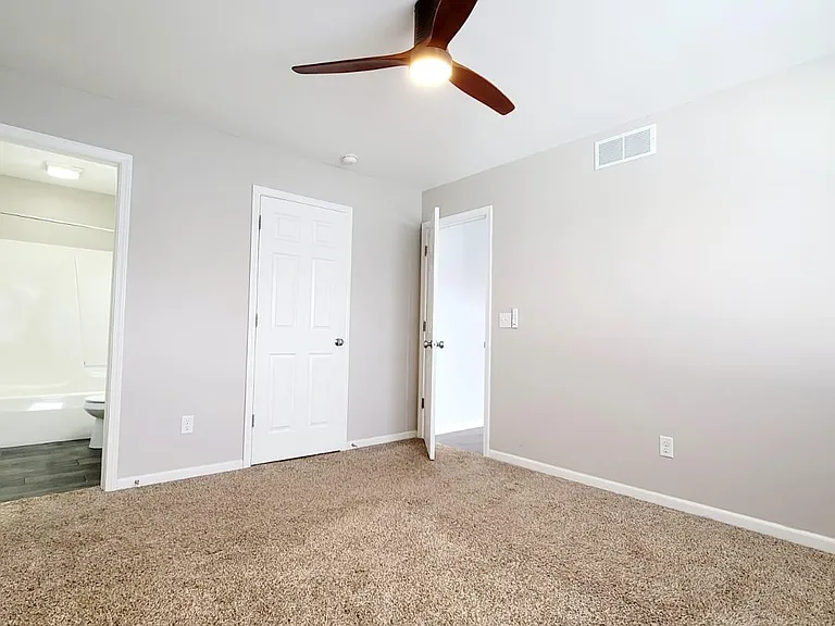 1533 Tall Grass Prairie Dr — Photo 16