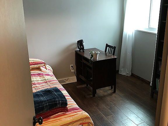 5th image of 6710 Glenallen Ave