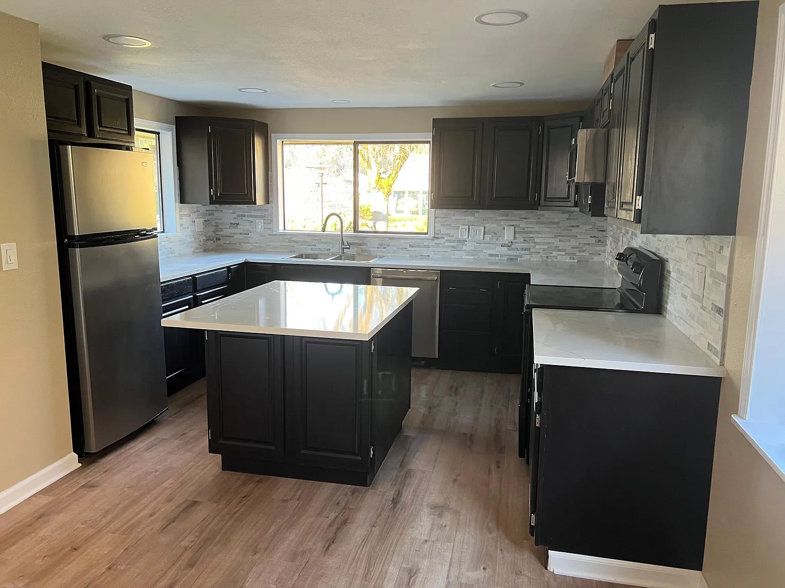 10601 SE 4th St — Photo 4