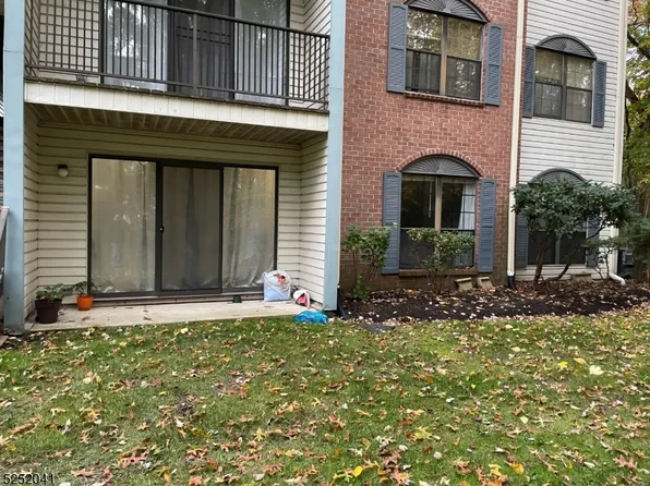 27 Kite Ct, Lawrence Twp., NJ 08648