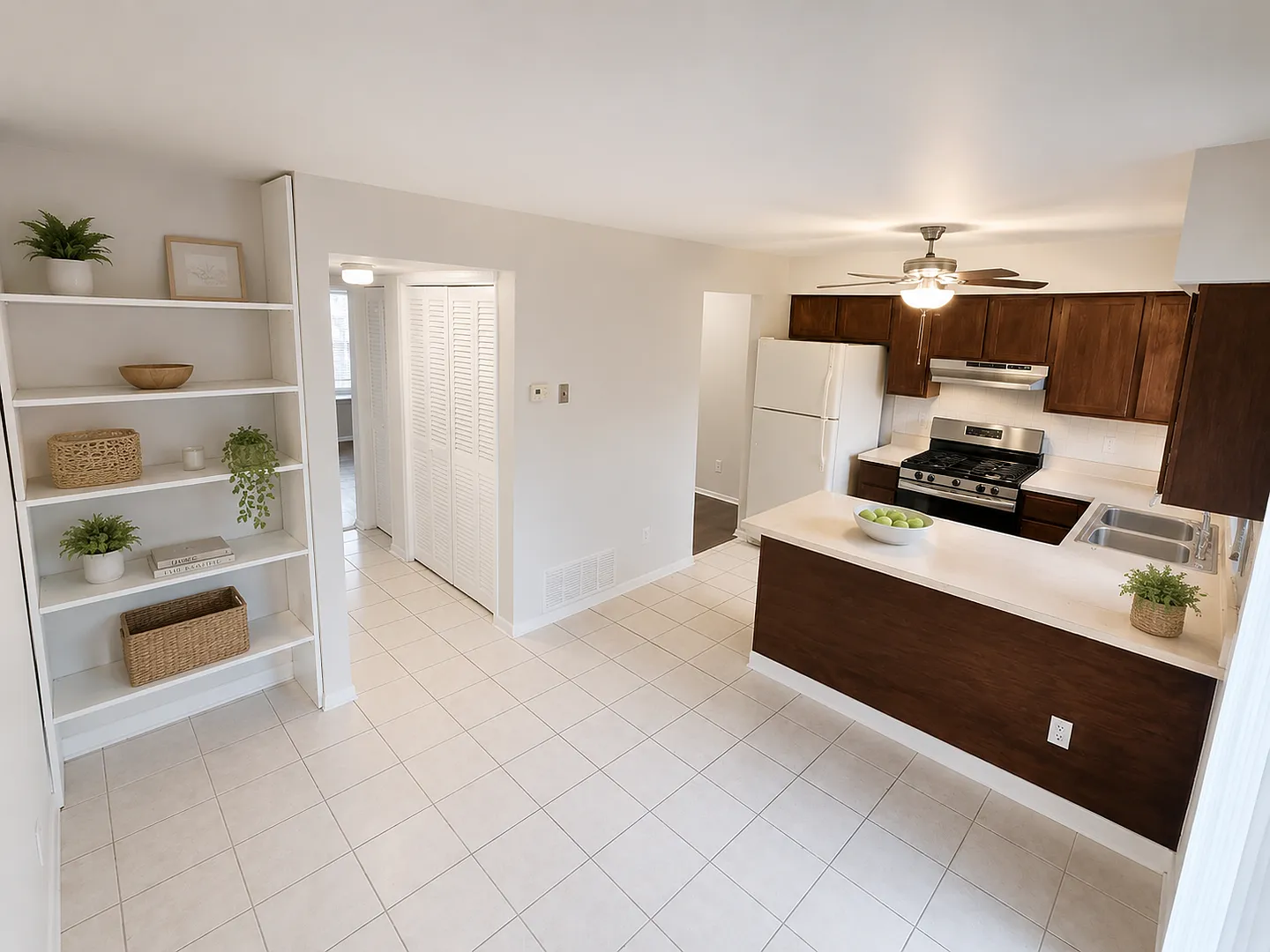 164 Woodlake Manor — Photo 4