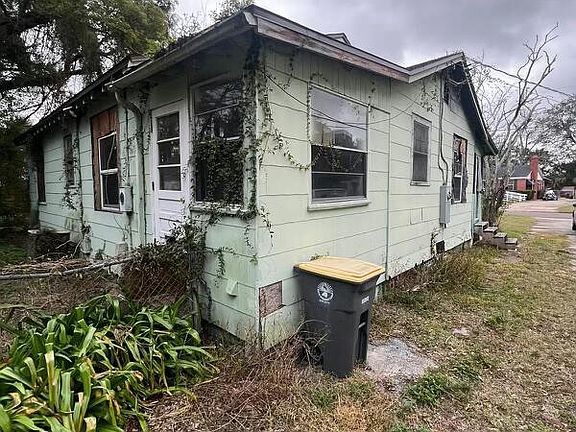 2nd image of 645 W 46TH Street