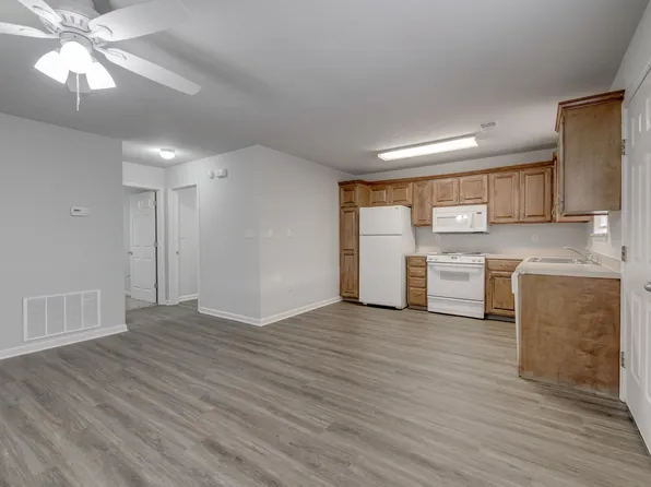 1529 Davis St APT 3, Conway, AR 72034