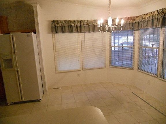 2nd image of 912 Cypress Dr