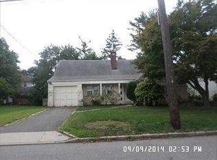885 Cambridge Rd, Woodmere, NY 11598