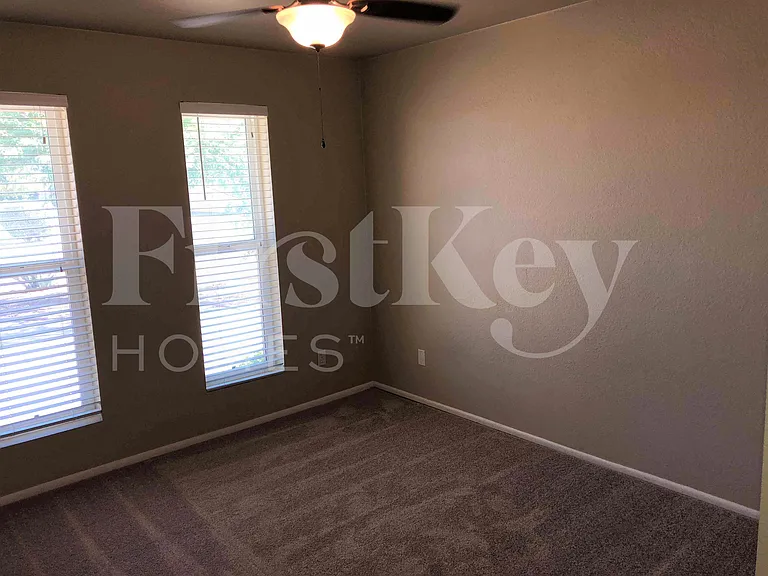 3672 W Windrose Dr — Photo 8
