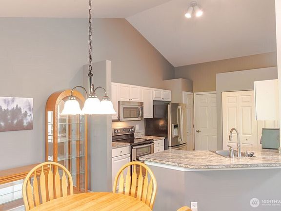 4th image of 17045 Marmount Street SE