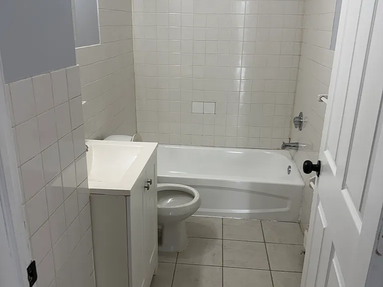 335-343 Sanford Ave #2R — Photo 3