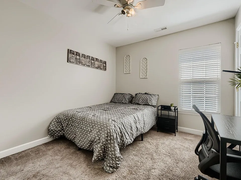Kiser Woods Dr SW