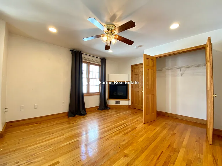 241 W 3rd St #2A — Photo 18