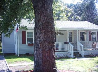 19 E Berry St, Sandston, VA 23150