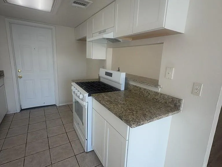 18214 Almonte Ln — Photo 5