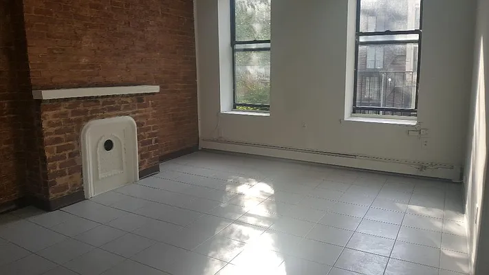 Rented by High Line NYC Realty Group | media 10