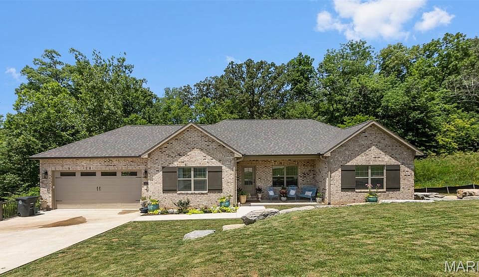 1st image of 147 Castle Rock Vlg