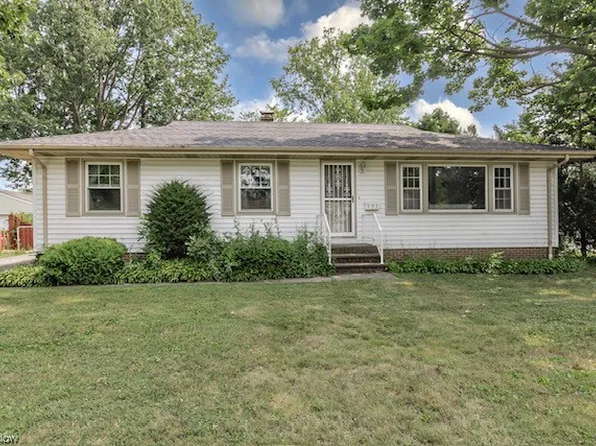 453 E 319th St, Willowick, OH 44095
