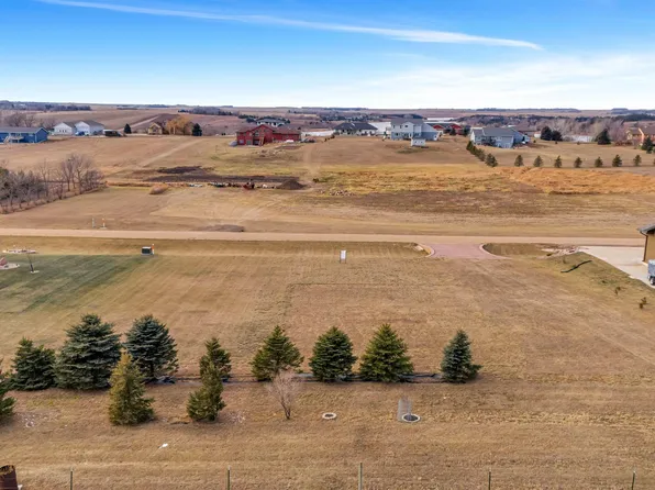 Reed Ct, Canistota, SD 57012