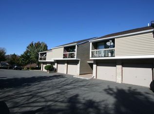 44 Hillside Ct, Clinton, NJ 08809